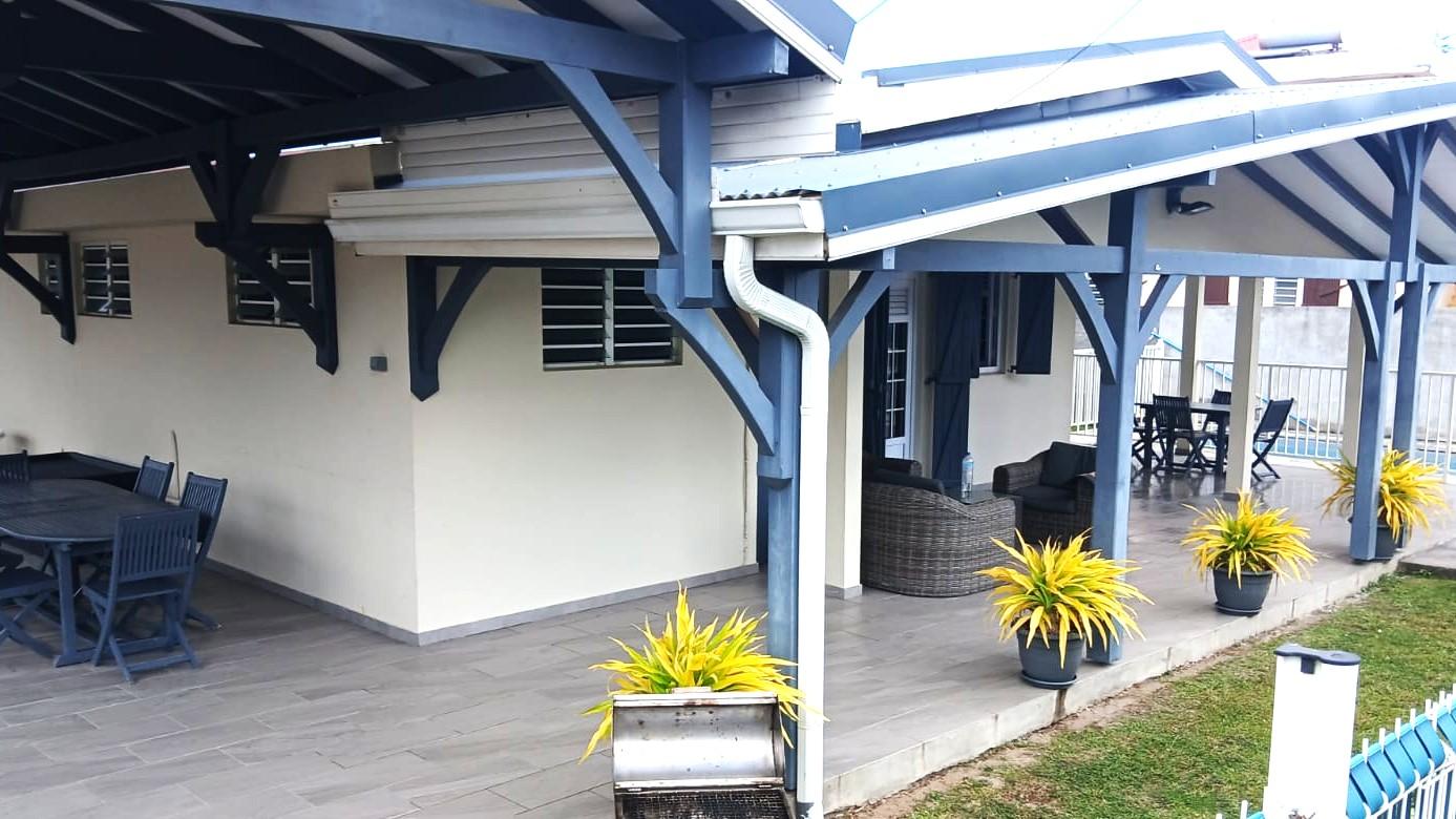 Villa paletuvier sainte luce location 10 personnes avec piscine exterieur